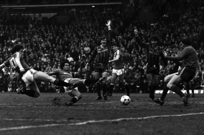 Framed Print : Manchester United v. Leicester City. March 1984 MF14-20-026 The final score was a Framed Print : Manchester United v. Leicester City. March 1984 MF14-20-026 The final score was a