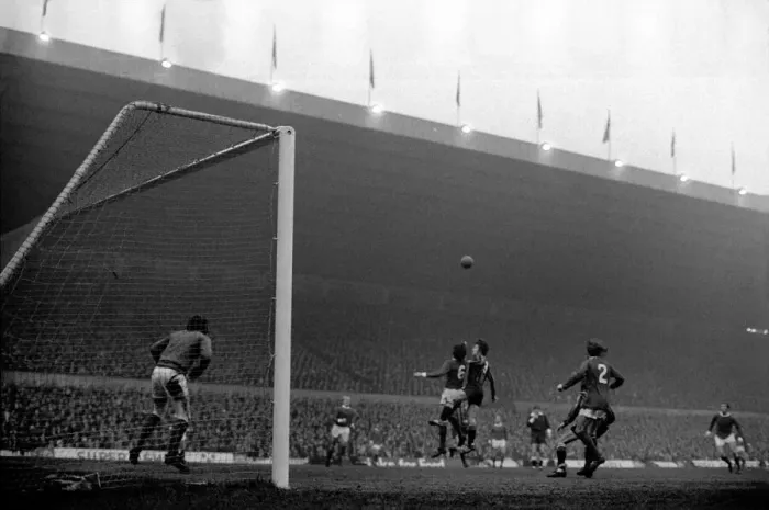Framed Print : Manchester United v. Middlesbrough. F. A. Cup 3rd round. January 1971 71-00067-026