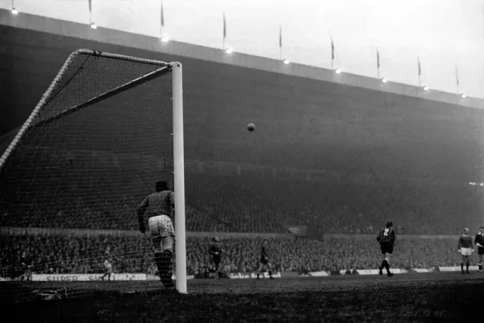 Framed Print : Manchester United v. Middlesbrough. F. A. Cup 3rd round. January 1971 71-00067-001