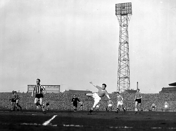 Manchester United v Newcastle United-action during the match February 1959