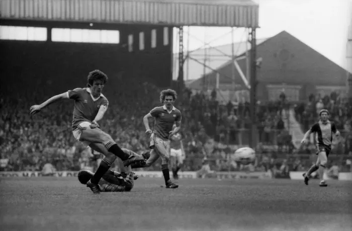 Framed Print : Manchester United v. Southampton. May 1982 MF07-10-069 Framed Print : Manchester United v. Southampton. May 1982 MF07-10-069