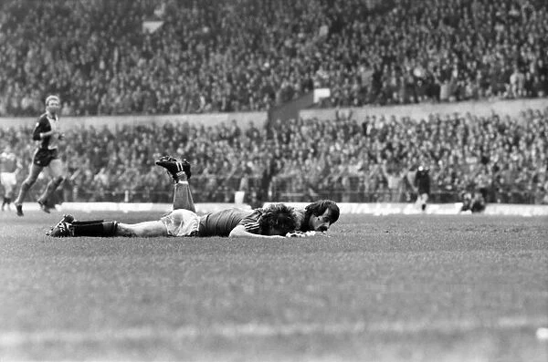 Manchester United v. Southampton. May 1982 MF07-10-063