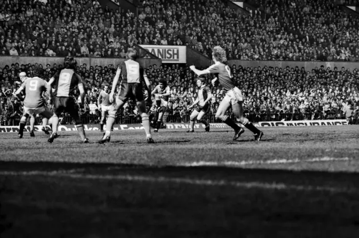 Framed Print : Manchester United v. Southampton. May 1982 MF07-10-015 Framed Print : Manchester United v. Southampton. May 1982 MF07-10-015