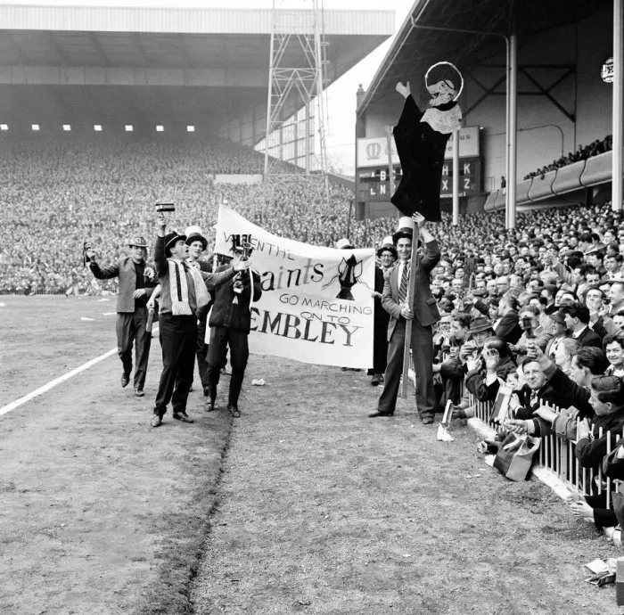 Framed Print : Manchester United v Southampton, FA Cup semi final match at Villa Park