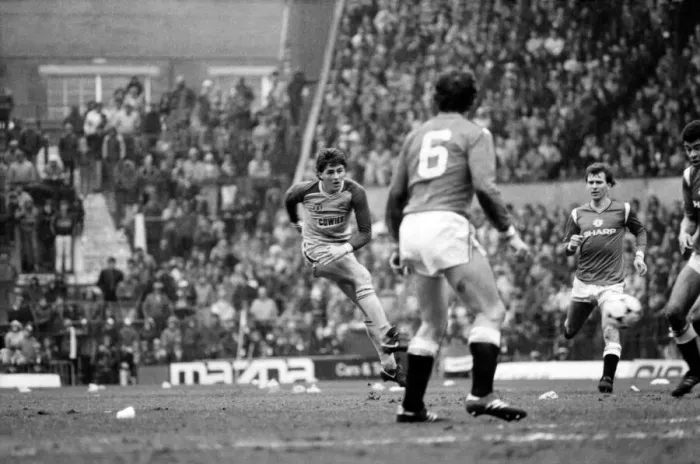 Framed Print : Manchester United v. Sunderland. April 1985 MF21-03-028 The final score was a two all