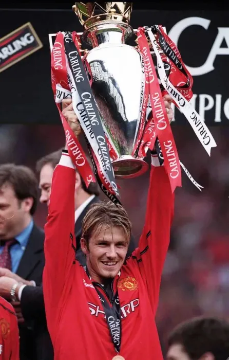 Framed Print : Manchester United v Tottenham Hotspur May 1999 David Beckham lifts the Premiership