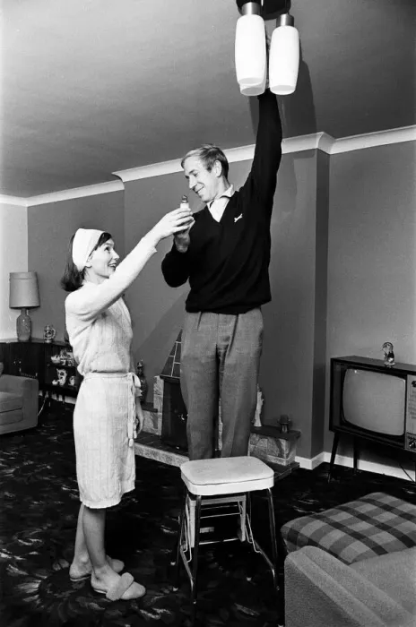 Framed Print : Manchester Uniteds Bobby Charlton pictured with his wife Norma at their new luxury