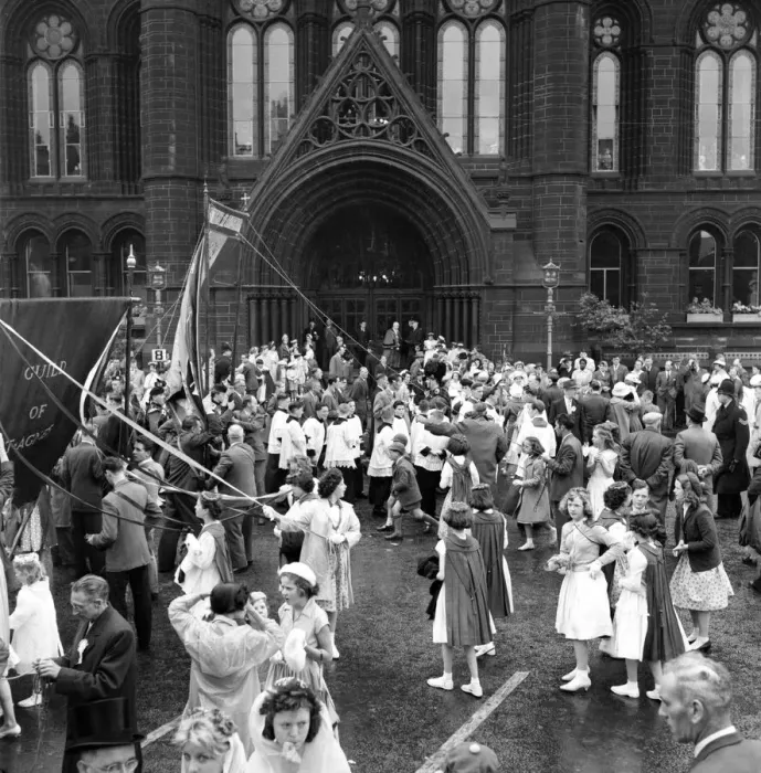 Framed Print : Manchester Whit Walks. Children / Crowds / Celebrations. June 1960 M4479-006 Framed Print : Manchester Whit Walks. Children / Crowds / Celebrations. June 1960 M4479-006