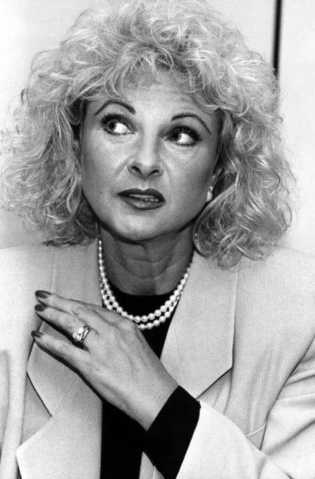 Framed Print : Mandy Rice-Davies, a former model and showgirl best known for her association with Framed Print : Mandy Rice-Davies, a former model and showgirl best known for her association with