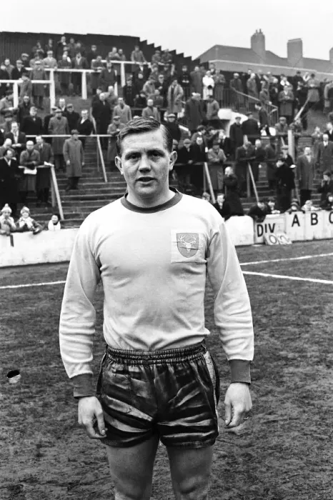 Framed Print : Mansfield Town footballer Ken Wagstaff, February 1964 Framed Print : Mansfield Town footballer Ken Wagstaff, February 1964
