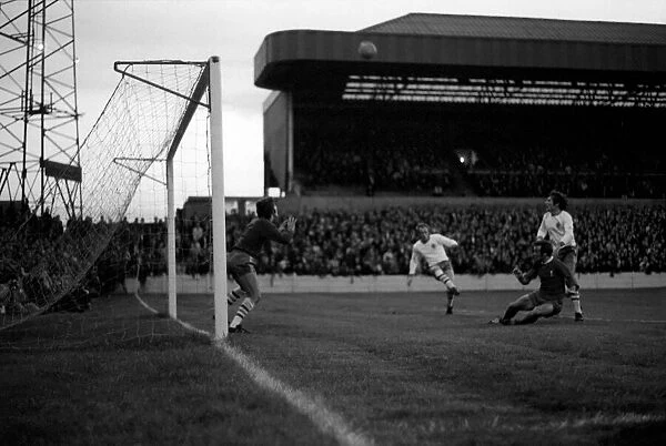 Mansfield v. Liverpool. September 1970 71-00193-025