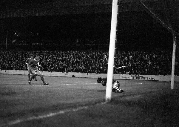 Mansfield v. Liverpool. September 1970 71-00193-023