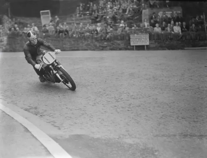 Framed Print : Manx Grand Prix Isle of Man D L Bennett in Junior M. G. P Framed Print : Manx Grand Prix Isle of Man D L Bennett in Junior M. G. P