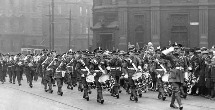 Framed Print : A march past by the Royal Northumberland fusiliers on St. Georges Day