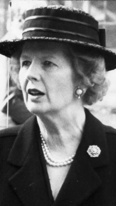 Framed Print : Margaret Thatcher arriving at memorial service - April 1987 Framed Print : Margaret Thatcher arriving at memorial service - April 1987