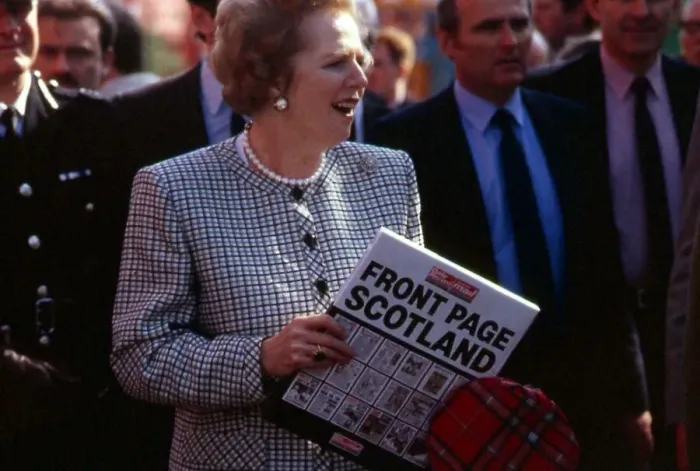 Framed Print : Margaret Thatcher with copy of Daily Record book March 1988 Framed Print : Margaret Thatcher with copy of Daily Record book March 1988