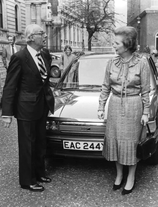 Framed Print : MARGARET THATCHER AND DENIS THATCHER WITH THEIR MAESTRO - 1ST MARCH 1983