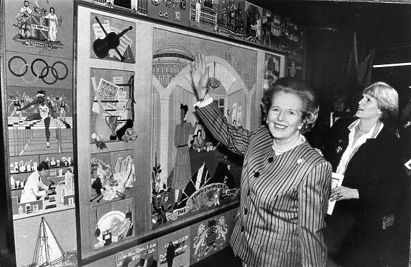 Margaret Thatcher with a mural display 27  /  07  /  88 circa