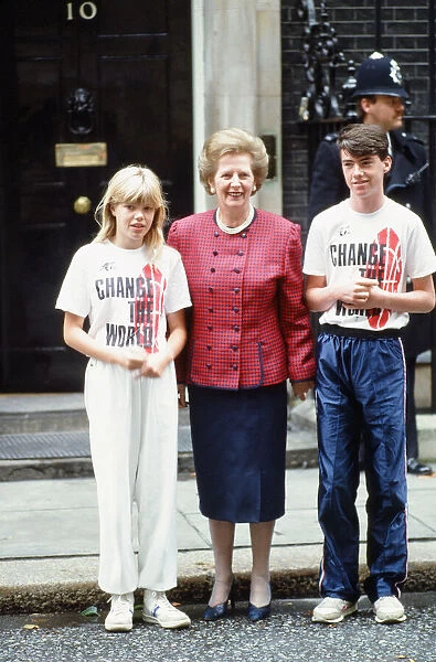 Margaret Thatcher PM, photocall with fund raisers Melanie Pickersgill and James Murphy