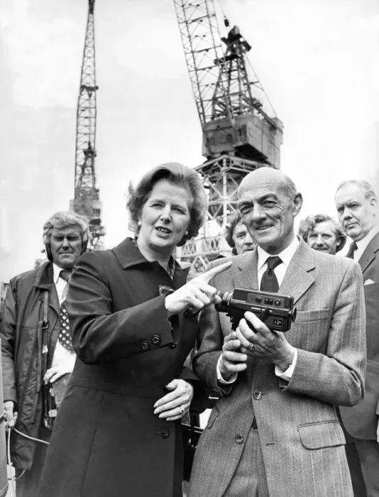 Framed Print : Margaret Thatcher presents Danny Brown with his retirement gift