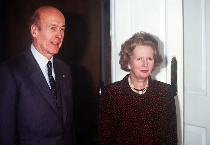 Framed Print : Margaret Thatcher reccieves French President Giscard D Framed Print : Margaret Thatcher reccieves French President Giscard D