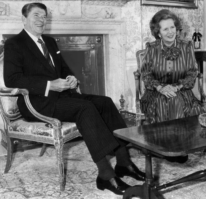 Framed Print : Margaret Thatcher and Ronald Reagan beside fireplace in Downing Street - June 1984