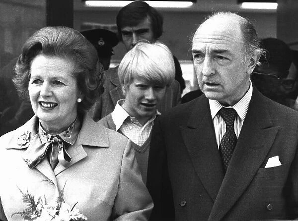 Margaret Thatcher visits Toynbee Hall in the East End with former Tory minister John