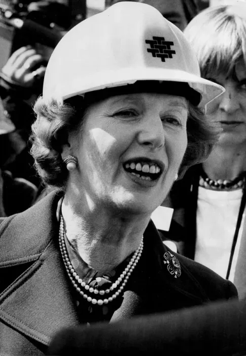 Framed Print : Margaret Thatcher wearing hard hat on visit to London Docklands - April 1984 Framed Print : Margaret Thatcher wearing hard hat on visit to London Docklands - April 1984