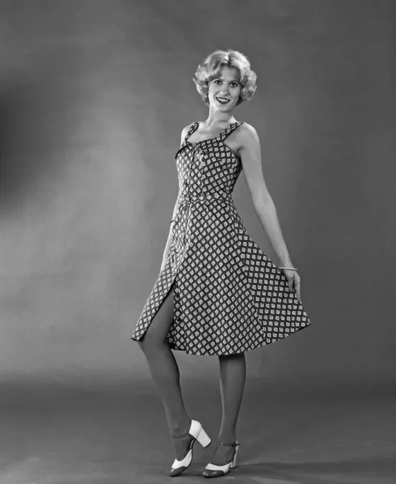 Framed Print : Margaret Wegrzyn from Poland seen here in the Daily Mirror studio modelling the latest Framed Print : Margaret Wegrzyn from Poland seen here in the Daily Mirror studio modelling the latest