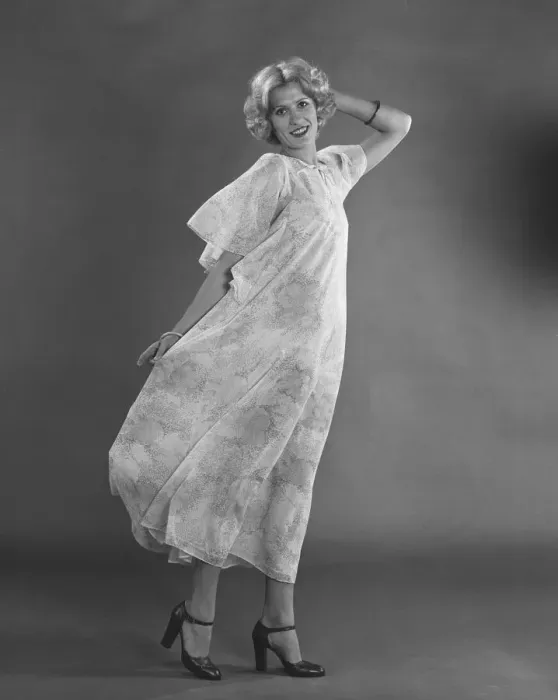 Framed Print : Margaret Wegrzyn from Poland seen here in the Daily Mirror studio modelling the latest