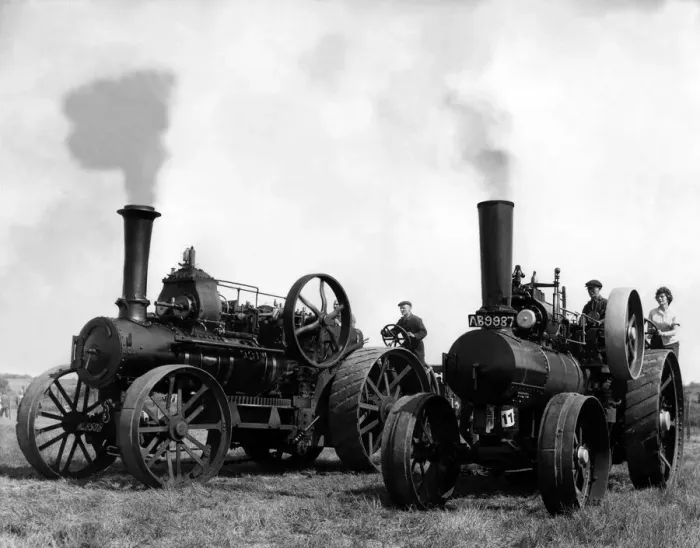 Framed Print : Margaret Younger, of Birtley, shows her skill at the wheel at a display held by the North