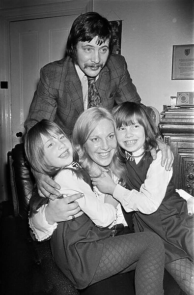 Margo MacDonald, Scottish National Party MP, at home with her daughters Petra and Zoe