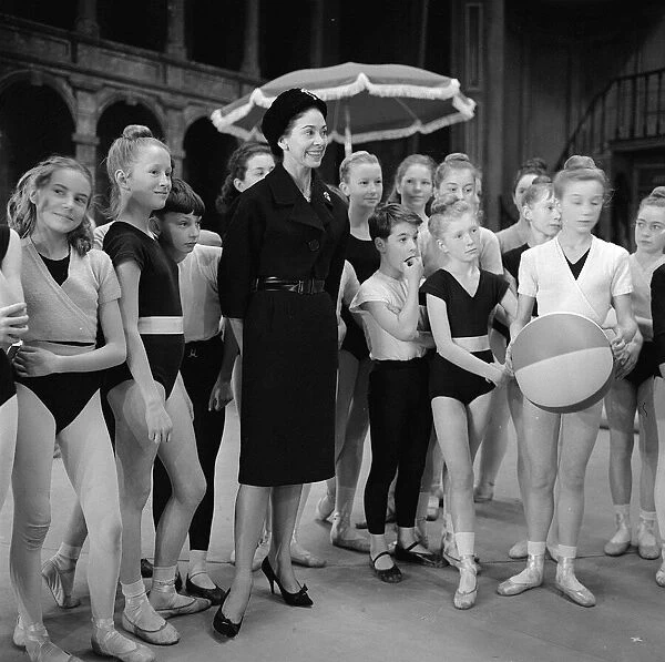 Margot Fonteyn attends the rehearsals of the Gala Matinee of Ballet at Drury Lane 1960