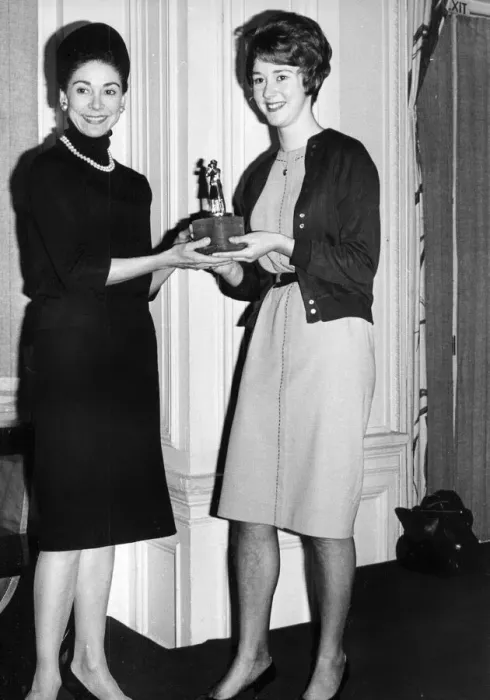 Framed Print : Margot Fonteyn presenting award to young dancer - February 1964 20 / 02 / 1964 Framed Print : Margot Fonteyn presenting award to young dancer - February 1964 20 / 02 / 1964