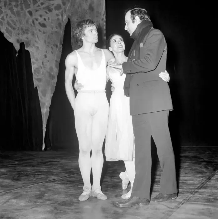 Framed Print : Margot and Rudolf in Pelleas et Melisande'. A photocall was held for the new