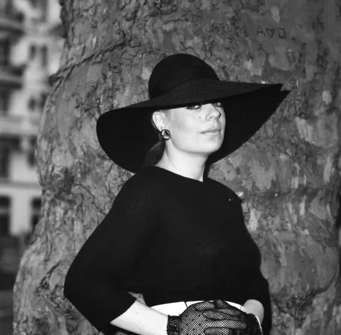Framed Print : Mari Wilson, singer pictured circa 1983. (full name Mari Macmillan Ramsay Wilson