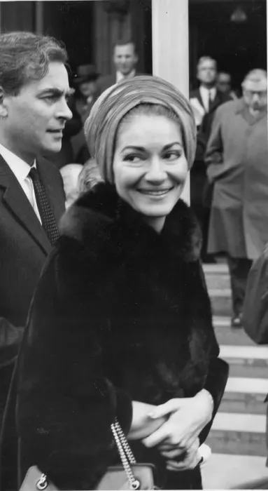 Framed Print : Maria Callas the opera singer and millionnaire Aristotle Onassis were at the High Court
