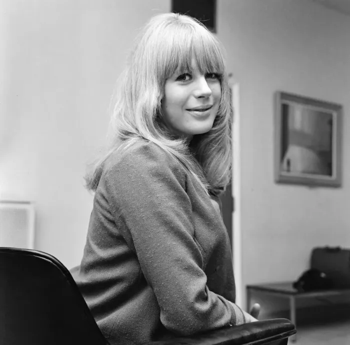 Framed Print : Marianne Faithfull, who is appearing in the Beatles Spectacular although she is due to Framed Print : Marianne Faithfull, who is appearing in the Beatles Spectacular although she is due to