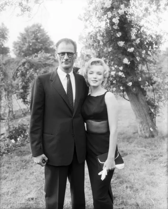 Framed Print : Marilyn Monroe and her husband, playwright Arthur Miller, pictured in Englefield Framed Print : Marilyn Monroe and her husband, playwright Arthur Miller, pictured in Englefield