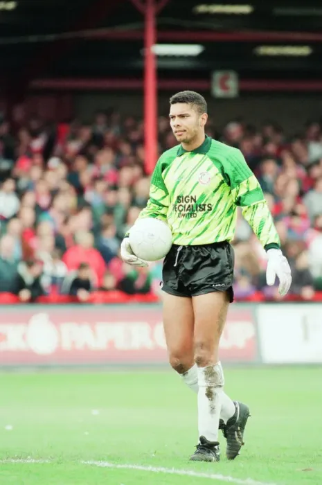 Framed Print : Mark Gayle, Walsall Goalkeeper, in action, v Crewe Alexander, 16th May 1993 Framed Print : Mark Gayle, Walsall Goalkeeper, in action, v Crewe Alexander, 16th May 1993