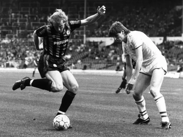Framed Print : Mark Lillis of Manchester City and Colin Pates Chelsea 1986