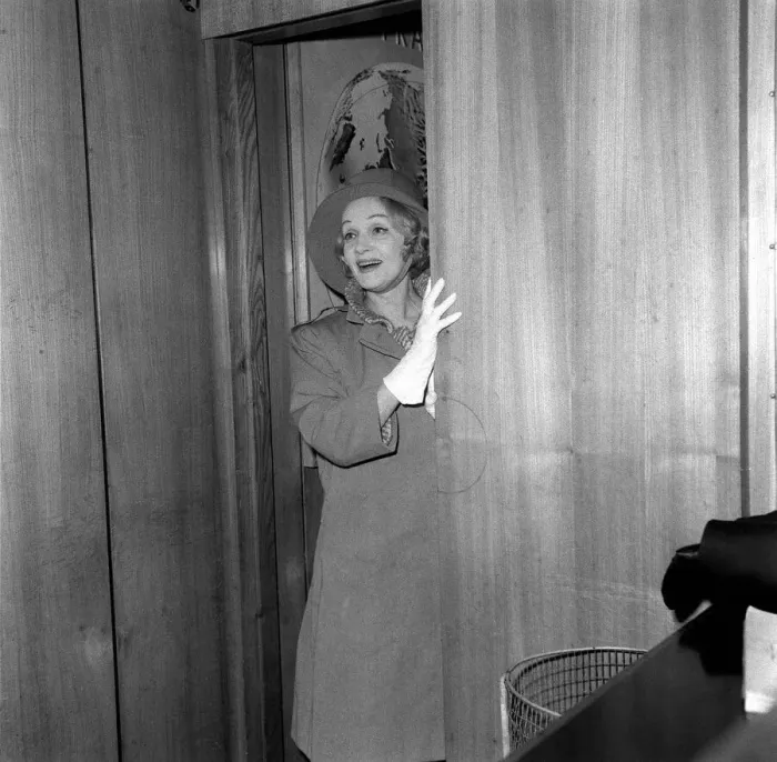 Framed Print : Marlene Dietrich Actress at London airport in 1963 Framed Print : Marlene Dietrich Actress at London airport in 1963