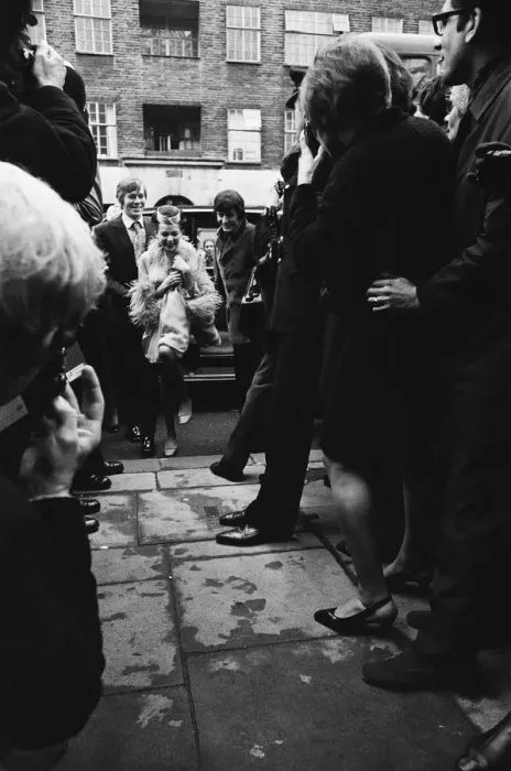 Framed Print : A marriage made in Chelsea, Judy Garland chose a London Registry Office to be the venue Framed Print : A marriage made in Chelsea, Judy Garland chose a London Registry Office to be the venue