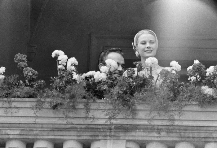 Framed Print : The marriage of Grace Kelly to Prince Rainier III, pictured on a balcony. 18th April 1956 Framed Print : The marriage of Grace Kelly to Prince Rainier III, pictured on a balcony. 18th April 1956