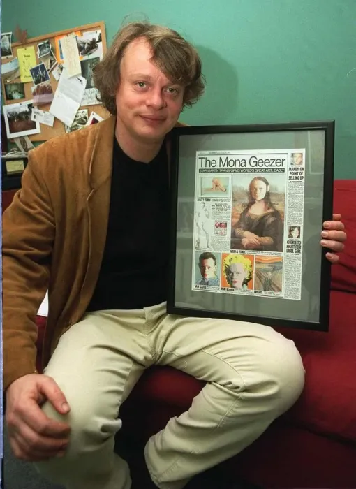 Framed Print : Martin Clunes actor February1999 with his Mirror mock up Framed Print : Martin Clunes actor February1999 with his Mirror mock up