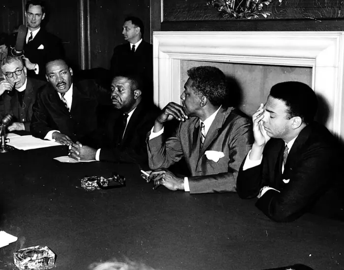 Framed Print : Martin Luther King press conference St Pauls Chapter House Framed Print : Martin Luther King press conference St Pauls Chapter House