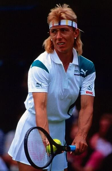 Martina Navratilova getting ready to serve July 1989