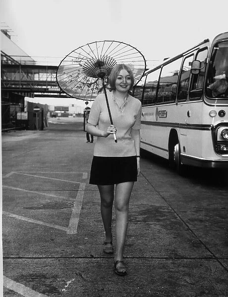 Mary Hopkin welsh singer July 1970 Arring at Heathrow Airport UK EUROVISION