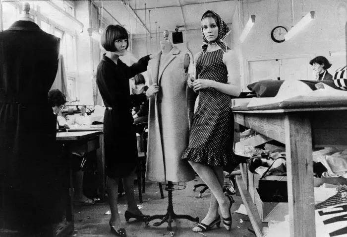 Framed Print : Mary Quant British Fashion Designer at her design studio April 1964 Framed Print : Mary Quant British Fashion Designer at her design studio April 1964