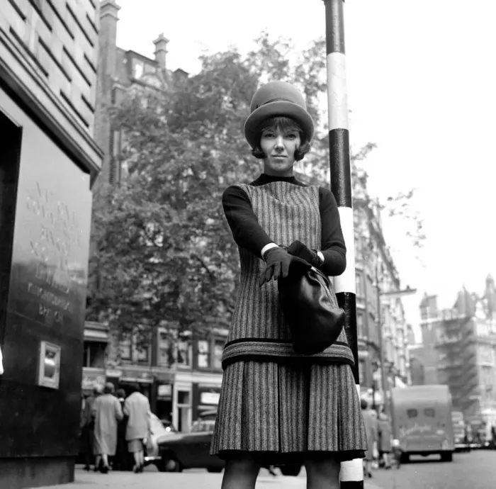 Framed Print : Mary Quant, clothes designer, standing near to her fashion shop Bazaar Framed Print : Mary Quant, clothes designer, standing near to her fashion shop Bazaar